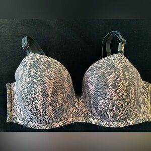 NEW Victoria’s Secret Bra 38D Padded No Wire Mauve Black Snake Animal Print Sexy